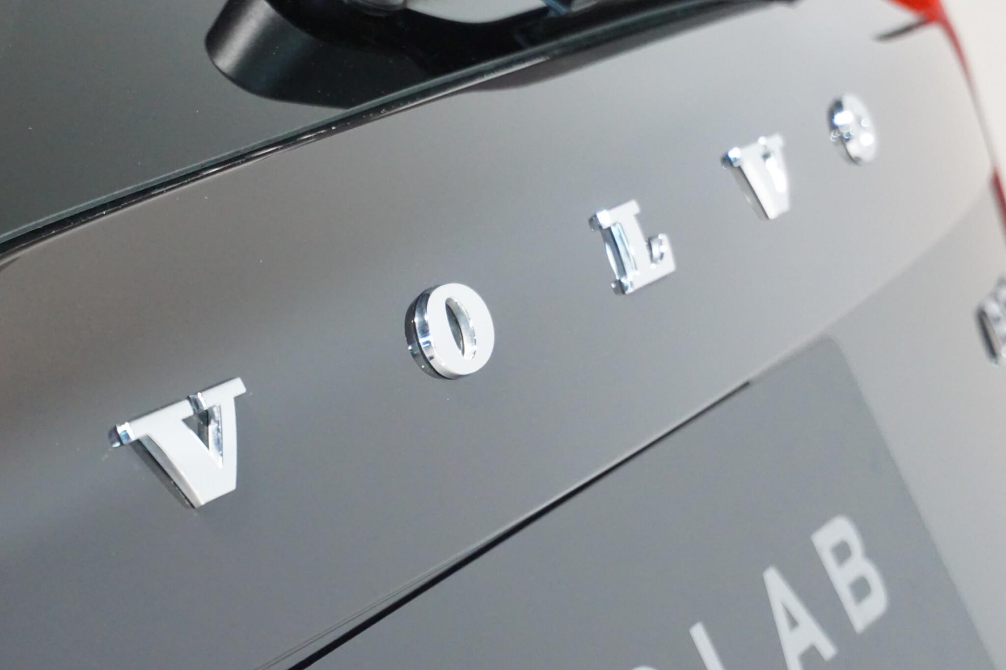 Volvo XC90 2.0 B5 MHEV Plus Edition SUV 5dr Petrol Hybrid Auto 4WD Euro 6 (s/s) (250 ps)